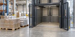 Wielen en geleiderollen voor goederenliften en hefplateaus
